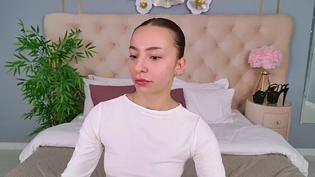 Snapshot of NicoleHarris chatting on 4, 5, 2026 NicoleHarris online show from 4, 5, 2026