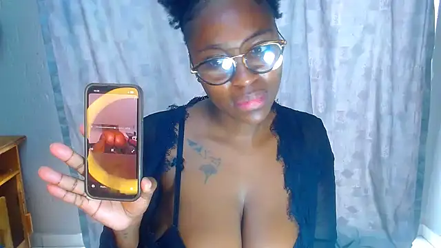 Snapshot of CocoBlazerx76 chatting on 18, 6, 2026 CocoBlazerx76 online show from 18, 6, 2026