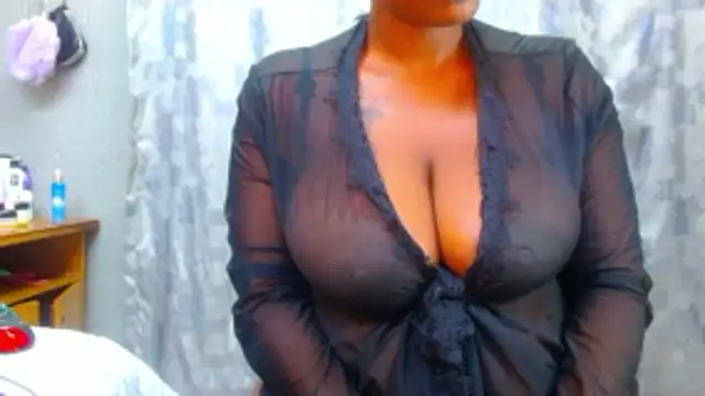 Snapshot of CocoBlazerx76 chatting on 19, 6, 2026 CocoBlazerx76 online show from 19, 6, 2026
