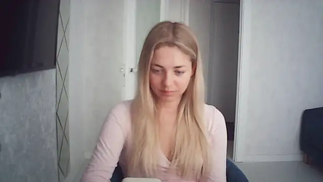 Snapshot of ElectricSky_ chatting on 15, 4, 2026 ElectricSky online show from 15, 4, 2026