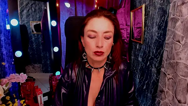 Snapshot of Queenscarlettsecret chatting on 25, 4, 2026 Queenscarlettsecret online show from 25, 4, 2026
