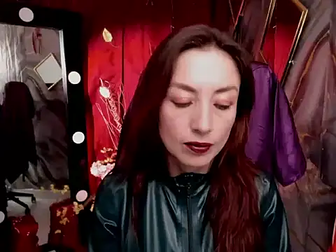 Snapshot of Queenscarlettsecret chatting on 11, 5, 2026 Queenscarlettsecret online show from 11, 5, 2026