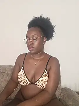 Snapshot of KaleaEbony chatting on 9, 5, 2026 KaleaEbony online show from 9, 5, 2026