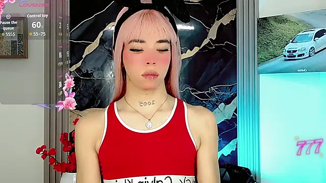 Snapshot of moon_sweet- chatting on 11, 6, 2026 moon sweet- online show from 11, 6, 2026