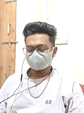Snapshot of hot_boy995 chatting on 15, 5, 2026 hot boy995 online show from 15, 5, 2026