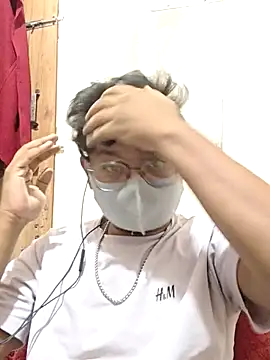 Snapshot of hot_boy995 chatting on 24, 5, 2026 hot boy995 online show from 24, 5, 2026