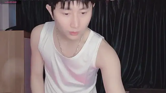 Snapshot of Zz_YuunaSSquart_zZ chatting on 20, 4, 2026 Zz YuunaSSquart zZ online show from 20, 4, 2026