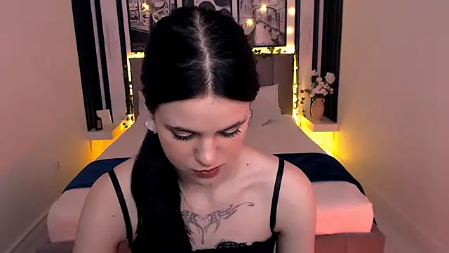 Snapshot of _Scarlett_Lee_ chatting on 16, 4, 2026 Scarlett Lee online show from 16, 4, 2026