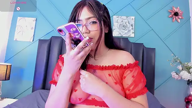 Snapshot of MiluVegaa_ chatting on 25, 4, 2026 MiluVegaa online show from 25, 4, 2026