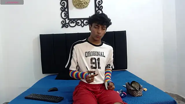 Snapshot of SinBoy_ chatting on 28, 4, 2026 SinBoy online show from 28, 4, 2026