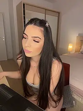 Snapshot of CandyElla_ chatting on 6, 5, 2026 CandyElla online show from 6, 5, 2026