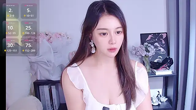 Snapshot of Moon-66 chatting on 10, 6, 2026 Moon-66 online show from 10, 6, 2026