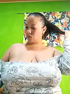 Snapshot of DivaCaliente1 chatting on 8, 5, 2026 DivaCaliente1 online show from 8, 5, 2026