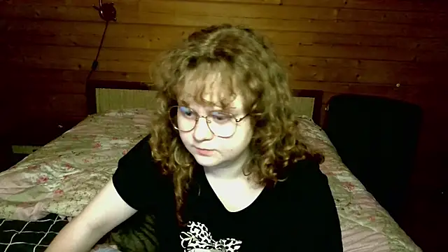 Snapshot of Sara_del_Sun chatting on 8, 5, 2026 Sara del Sun online show from 8, 5, 2026