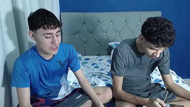 Snapshot of Thiago_And_Gael chatting on 23, 7, 2026 Thiago And Gael online show from 23, 7, 2026