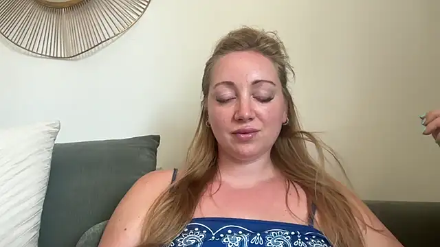 Snapshot of arielsweetieee chatting on 27, 6, 2026 arielsweetieee online show from 27, 6, 2026