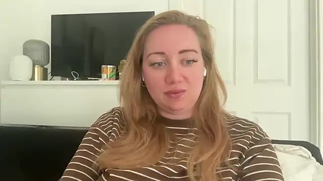 Snapshot of arielsweetieee chatting on 11, 7, 2026 arielsweetieee online show from 11, 7, 2026