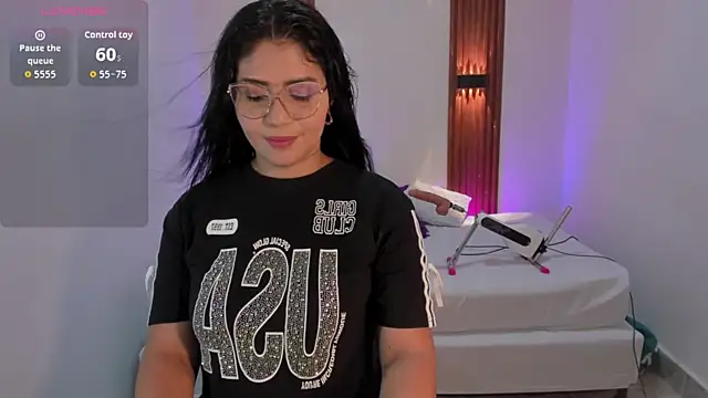 LucyWild8 online show from 22, 4, 2026