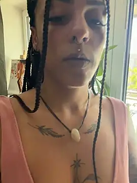 SweetPetiteNoir online show from 18, 6, 2026