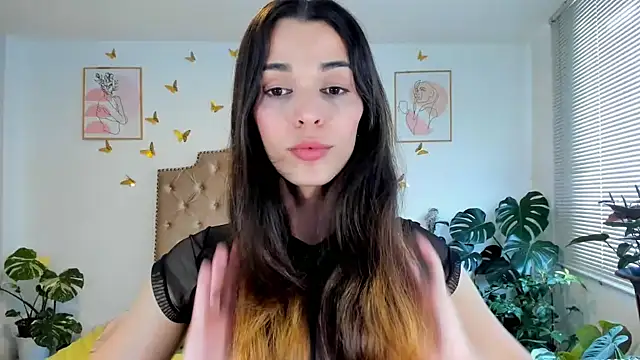 Snapshot of bella_grego chatting on 12, 5, 2026 bella grego online show from 12, 5, 2026