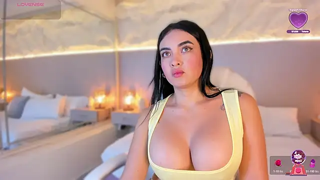 Snapshot of SofiaThonsonn chatting on 9, 6, 2026 SofiaThonsonn online show from 9, 6, 2026