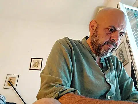 Snapshot of merenda2105 chatting on 9, 5, 2026 merenda2105 online show from 9, 5, 2026
