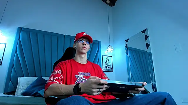 Snapshot of OliverThompsonJS chatting on 20, 6, 2026 OliverThompsonJS online show from 20, 6, 2026