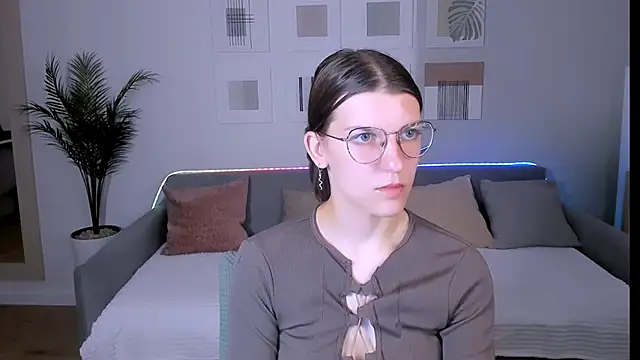 Snapshot of AnnaThorne chatting on 16, 5, 2026 AnnaThorne online show from 16, 5, 2026