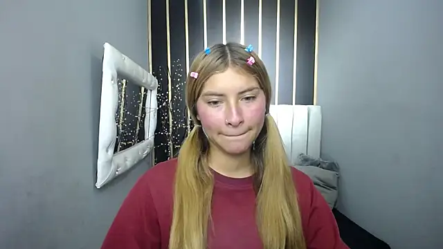 Snapshot of nancy_blonde chatting on 28, 4, 2026 nancy blonde online show from 28, 4, 2026