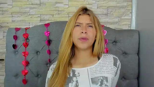 Snapshot of nancy_blonde chatting on 7, 5, 2026 nancy blonde online show from 7, 5, 2026