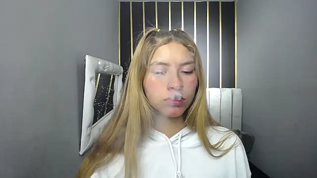 Snapshot of nancy_blonde chatting on 16, 5, 2026 nancy blonde online show from 16, 5, 2026