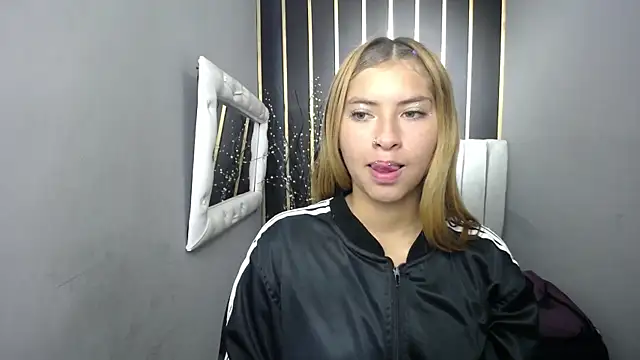 Snapshot of nancy_blonde chatting on 25, 5, 2026 nancy blonde online show from 25, 5, 2026