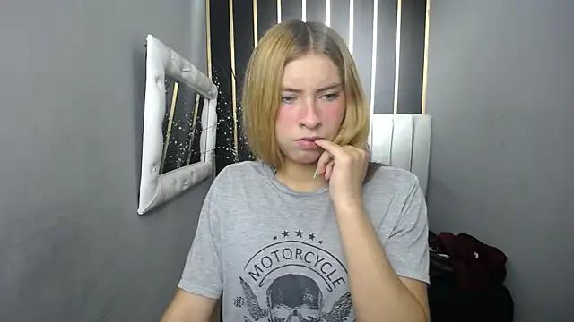 Snapshot of nancy_blonde chatting on 30, 5, 2026 nancy blonde online show from 30, 5, 2026