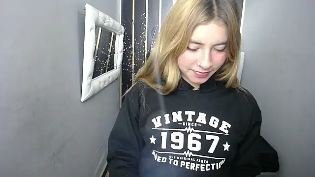 Snapshot of nancy_blonde chatting on 2, 6, 2026 nancy blonde online show from 2, 6, 2026