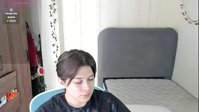Snapshot of Felixzyn chatting on 30, 4, 2026 Felixzyn online show from 30, 4, 2026