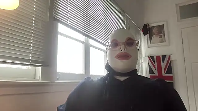 Snapshot of Paramariborubber chatting on 28, 5, 2026 Paramariborubber online show from 28, 5, 2026