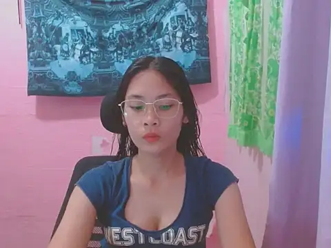 Snapshot of Sweetsexylady19 chatting on 3, 6, 2026 Sweetsexylady19 online show from 3, 6, 2026