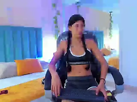 Snapshot of ARIANA_CRI-X chatting on 27, 4, 2026 ARIANA CRI-X online show from 27, 4, 2026