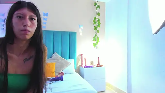 Snapshot of ARIANA_CRI-X chatting on 3, 5, 2026 ARIANA CRI-X online show from 3, 5, 2026