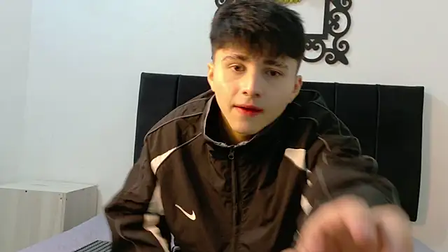 Snapshot of LunayDream chatting on 8, 7, 2026 LunayDream online show from 8, 7, 2026