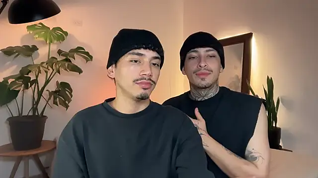 Snapshot of Noah_and_Steven chatting on 31, 5, 2026 Noah and Steven online show from 31, 5, 2026