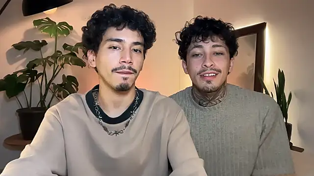 Snapshot of Noah_and_Steven chatting on 1, 6, 2026 Noah and Steven online show from 1, 6, 2026