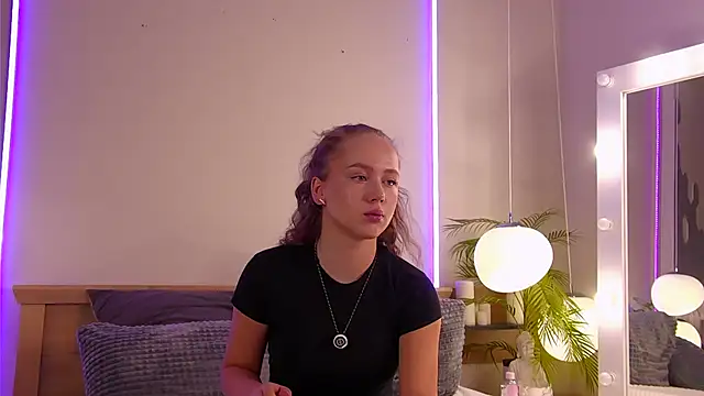 Emi Sterling online show from 22, 4, 2026
