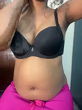 dark chocolety girl online show from 19, 4, 2026