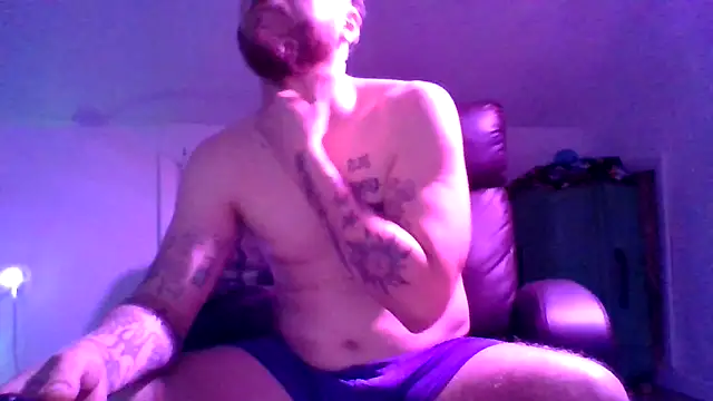 Snapshot of MrPurple999 chatting on 2, 6, 2026 MrPurple999 online show from 2, 6, 2026