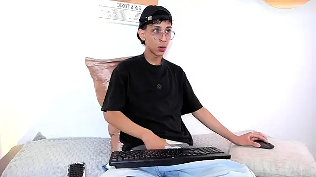 Snapshot of dax_blaze chatting on 15, 5, 2026 dax blaze online show from 15, 5, 2026