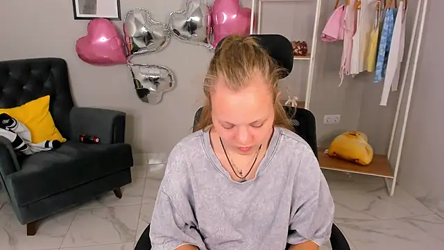 Ellen Mafour online show from 21, 4, 2026