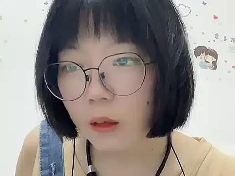 Snapshot of Belle-LL chatting on 23, 4, 2026 Belle-LL online show from 23, 4, 2026