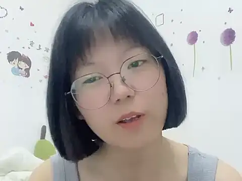 Snapshot of Belle-LL chatting on 24, 4, 2026 Belle-LL online show from 24, 4, 2026