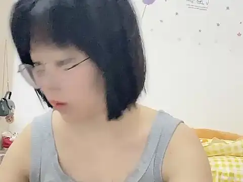Snapshot of Belle-LL chatting on 28, 4, 2026 Belle-LL online show from 28, 4, 2026